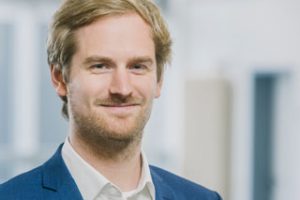 Portrait eines Manns mit Dreitagebart